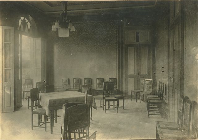 http://muspam.com.br/images/phocagallery/fotos_antigas/predio-da-casa-da-cultura-antigo-grande-hotel/5_interior em 1924_foto2869.jpg